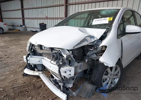 2015 Toyota Yaris Le z USA, uszkodzony, nr VIN VNKKTUD35FA040466